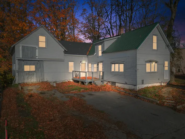 $169,900 | 21 Water Street, Clinton, ME 04927