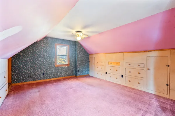 $169,900 | 21 Water Street, Clinton, ME 04927