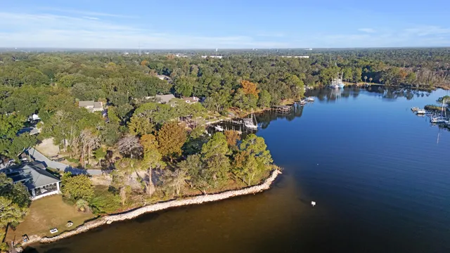 $474,900 | 404 Seville Circle, Niceville, FL 32578