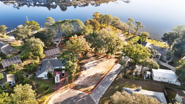 404 Seville Circle Niceville, FL 32578 - Photo 4 of 28 DJI_20241022210117_0330_D