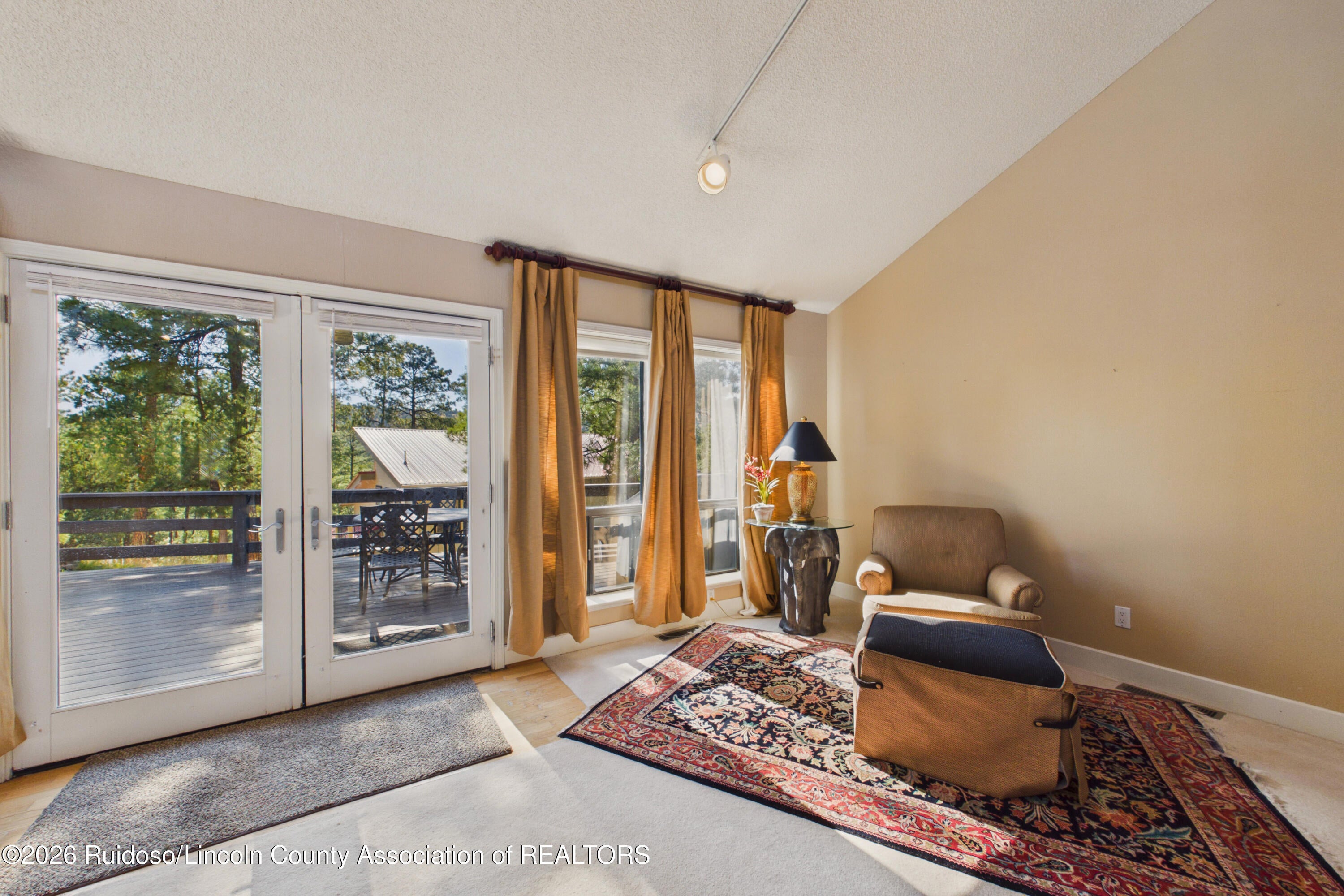 128 Pat Thompson Court Ruidoso, NM 88345 - Photo 12 of 71 Gallery Image 12