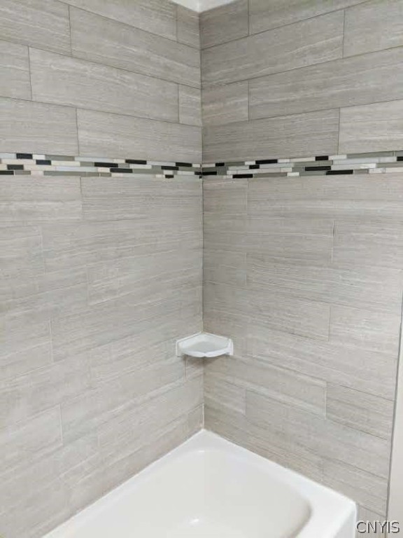 1004 Buckley Road Salina, NY 13088 - Photo 14 of 45 Nice tiled shower!