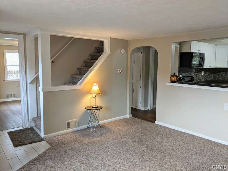 1004 Buckley Road Salina, NY 13088 - Photo 3 of 45 Nice entryway with great flow into first living ar