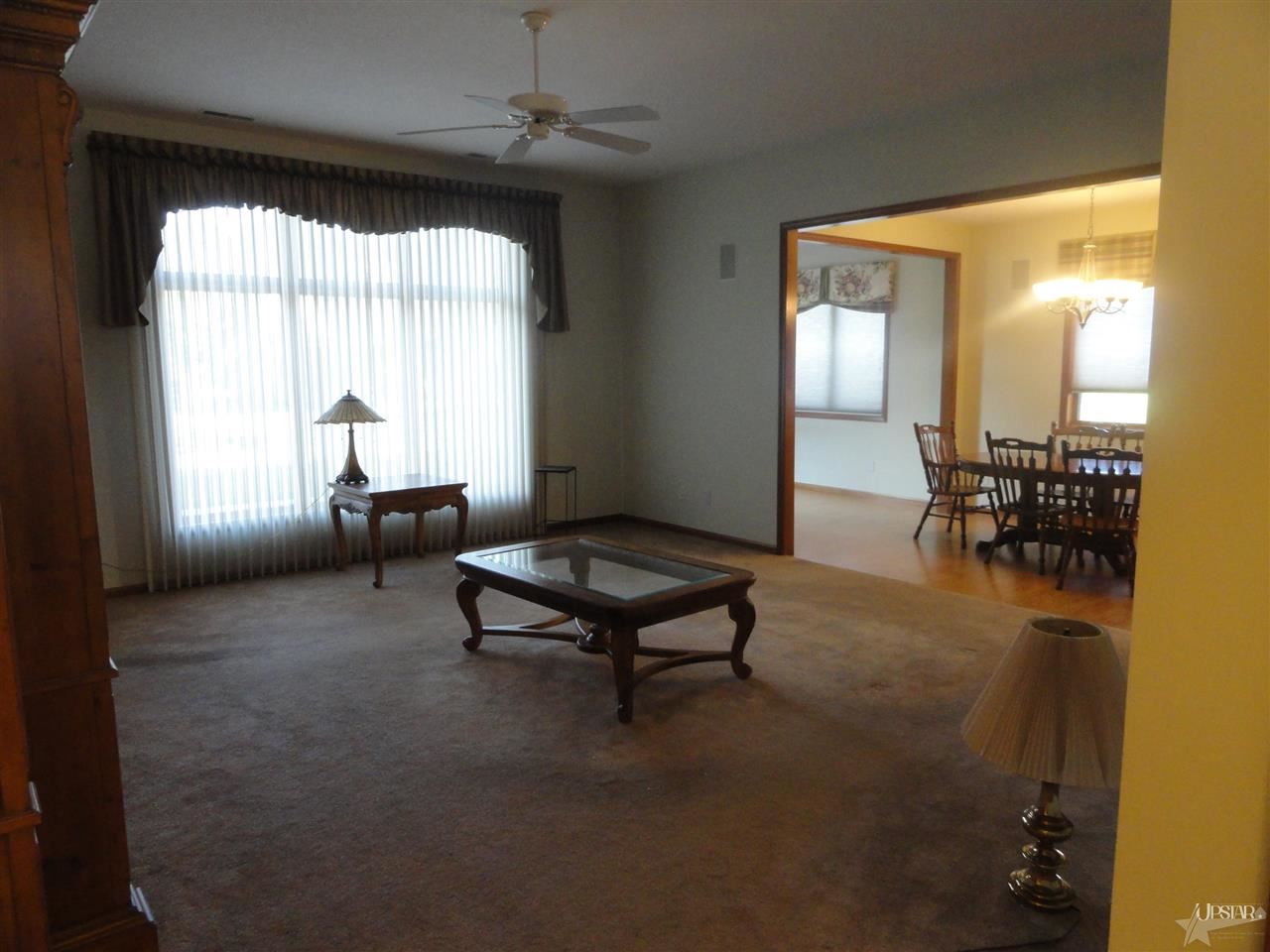 2477 Deerfield Court Decatur, IN 46733 - Photo 2 of 16
