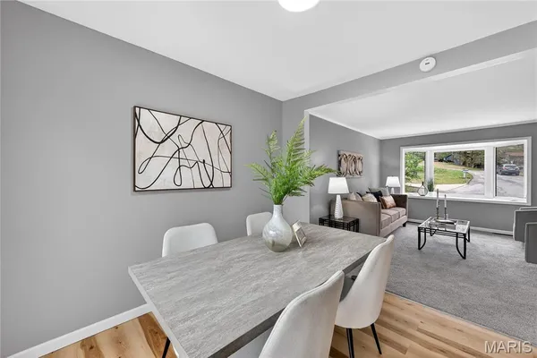 $275,000 | 60 Stonecliff Drive, Fenton, MO 63026