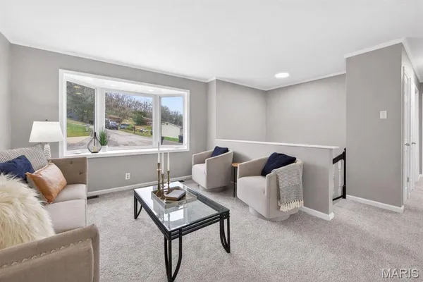 $275,000 | 60 Stonecliff Drive, Fenton, MO 63026