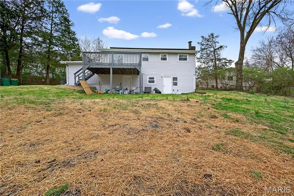 $275,000 | 60 Stonecliff Drive, Fenton, MO 63026