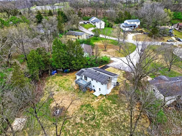 $275,000 | 60 Stonecliff Drive, Fenton, MO 63026
