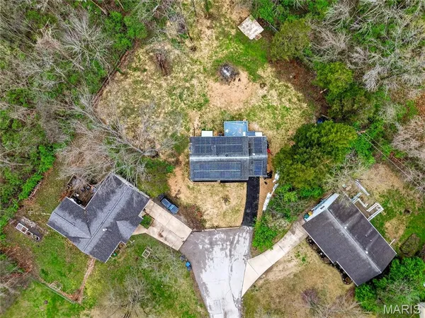 $275,000 | 60 Stonecliff Drive, Fenton, MO 63026