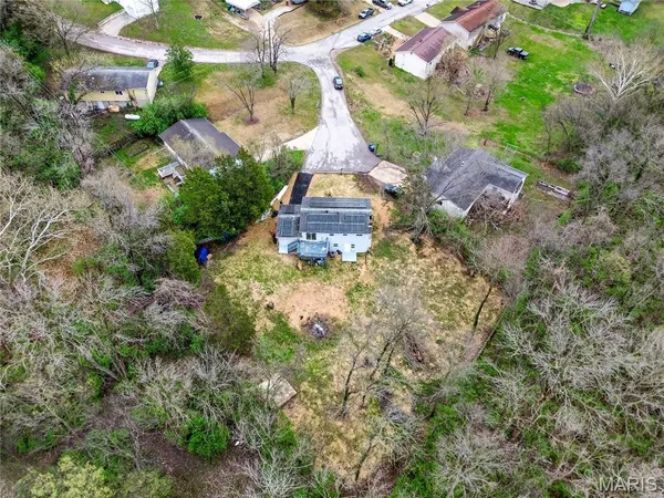 $275,000 | 60 Stonecliff Drive, Fenton, MO 63026