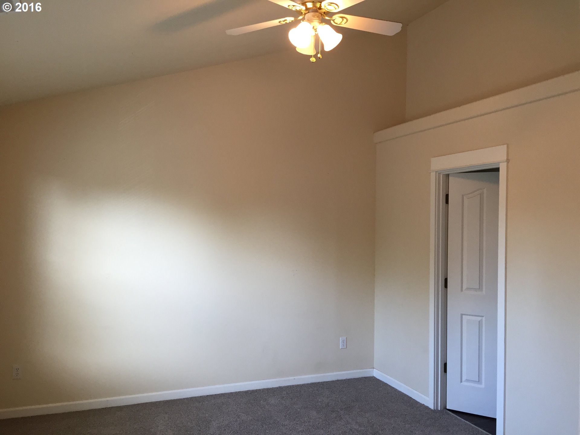 3889 Osage Street Springfield, OR 97478 - Photo 11 of 22