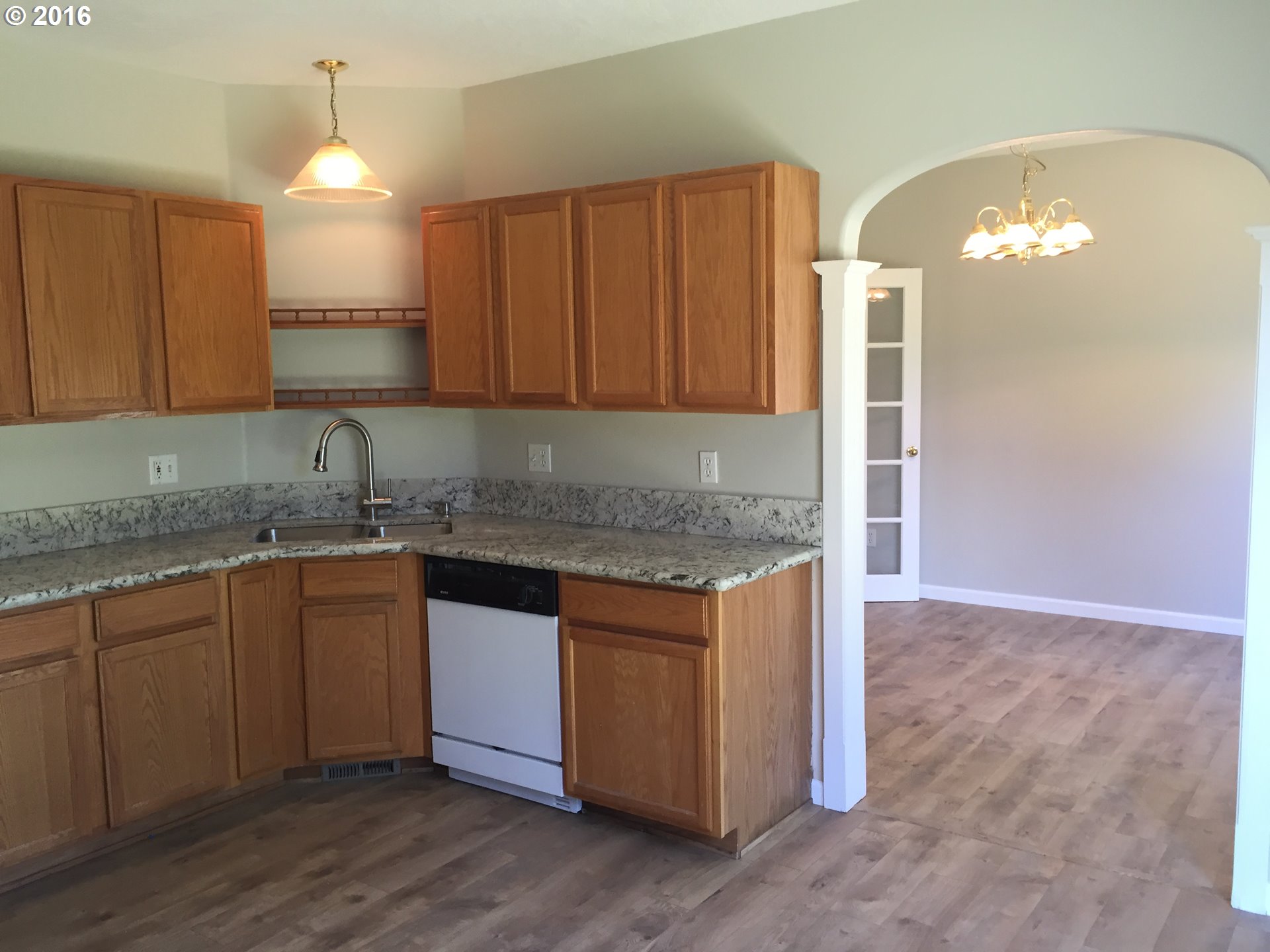 3889 Osage Street Springfield, OR 97478 - Photo 5 of 22
