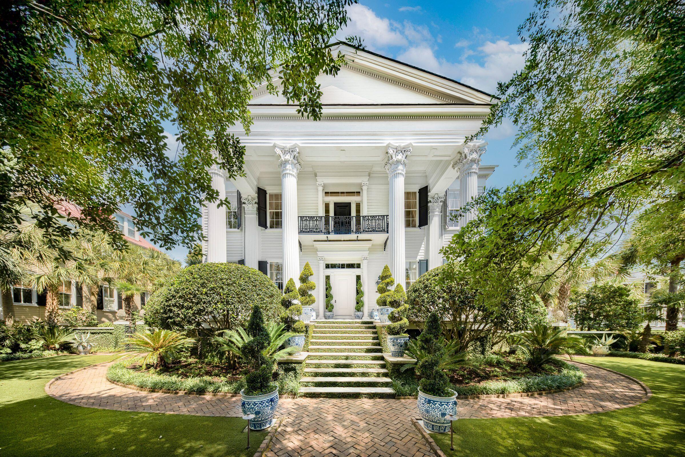 172 Tradd Street Charleston, SC 29401 - Photo 1 of 63 Front of House