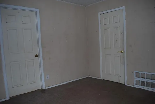 $229,900 | 225 Village Drive, Somerset, TX 78069