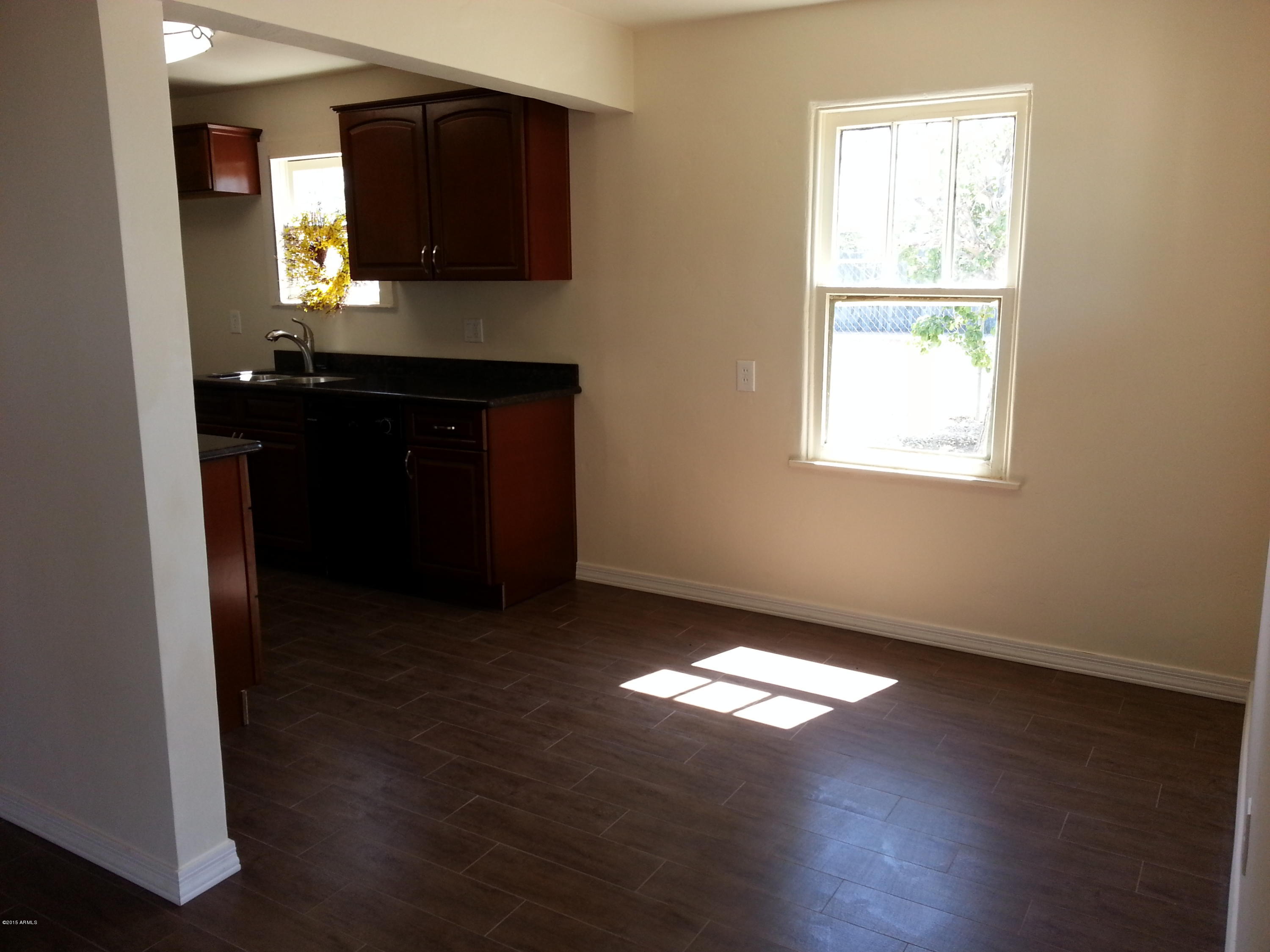 1846 East Monte Vista Road Phoenix, AZ 85006 - Photo 5 of 28 New Paint!