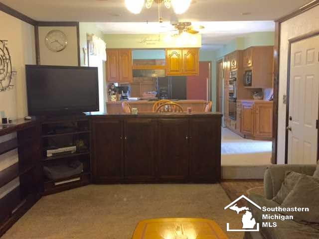 13055 Rosedale Boulevard Carleton, MI 48117 - Photo 13 of 30 Family room view to eat in