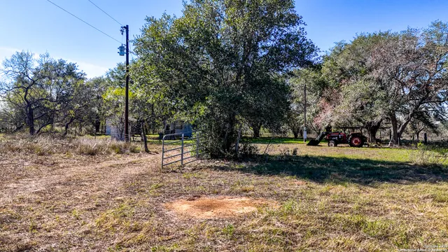 $330,000 | 74 County Road 454, Stockdale, TX 78160