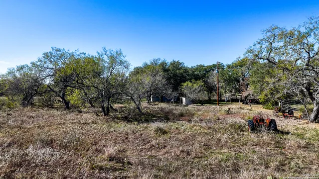 $330,000 | 74 County Road 454, Stockdale, TX 78160