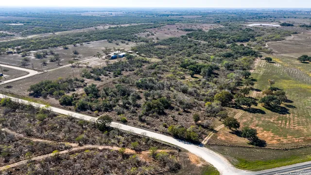 $330,000 | 74 County Road 454, Stockdale, TX 78160