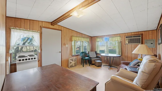 $330,000 | 74 County Road 454, Stockdale, TX 78160