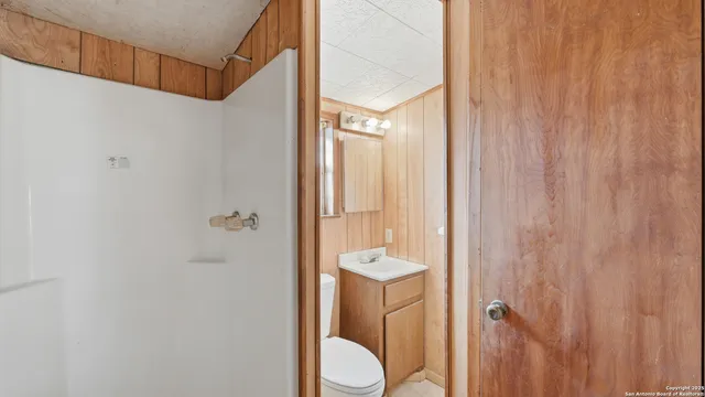 $330,000 | 74 County Road 454, Stockdale, TX 78160