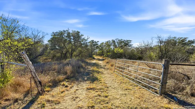 $330,000 | 74 County Road 454, Stockdale, TX 78160