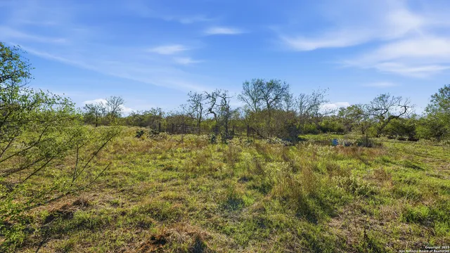 $330,000 | 74 County Road 454, Stockdale, TX 78160