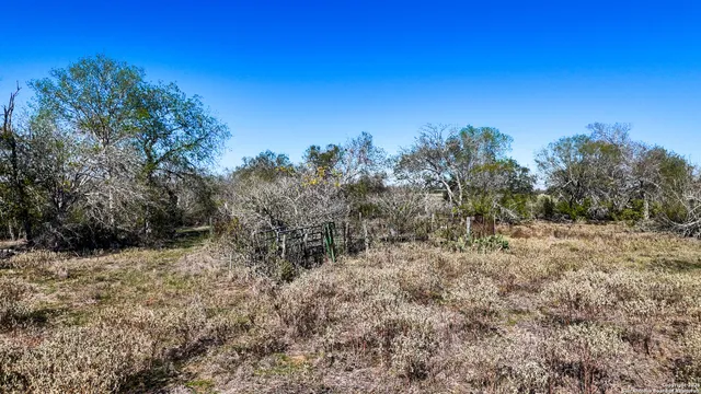 $330,000 | 74 County Road 454, Stockdale, TX 78160