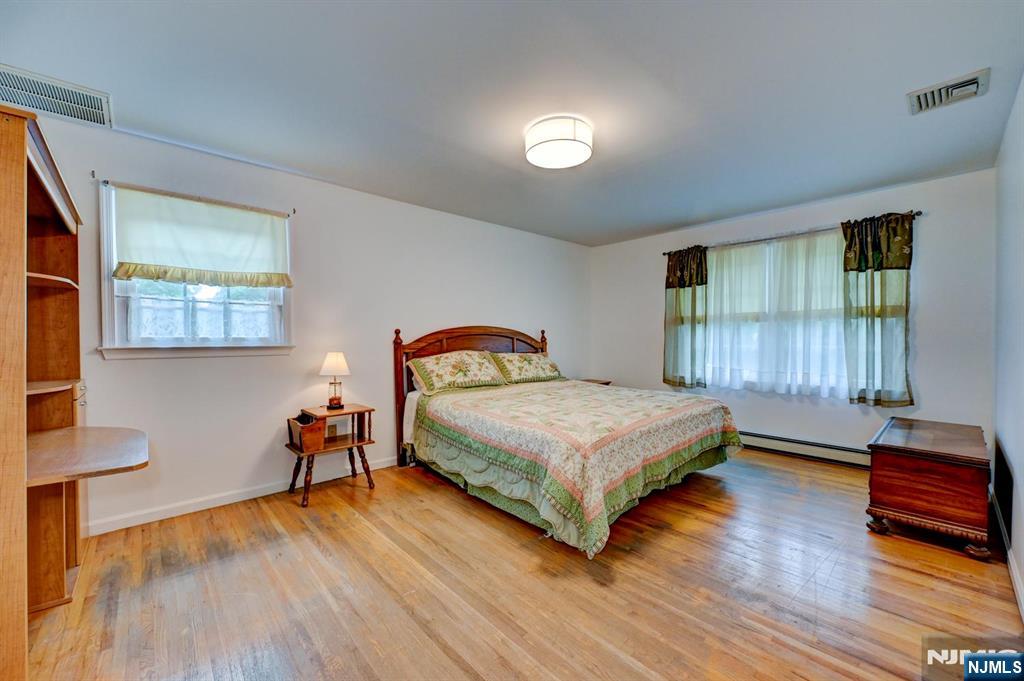 2 Pembroke Court Oak Ridge, NJ 07438 - Photo 15 of 28 Gallery Image 15