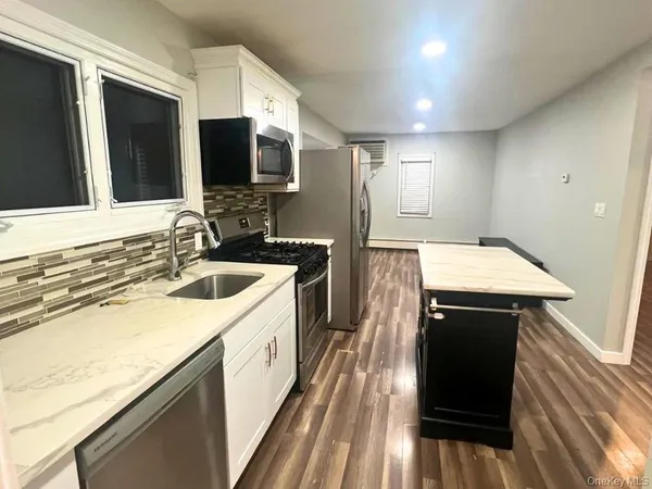 $530,000 | 240 South Strong Avenue, Lindenhurst, NY 11757