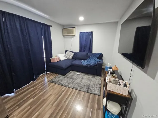 $530,000 | 240 South Strong Avenue, Lindenhurst, NY 11757