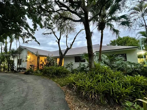 $6,990 | 8501 Southwest 178th Street, Unit 1, Palmetto Bay, FL 33157