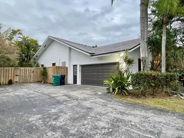 $6,990 | 8501 Southwest 178th Street, Unit 1, Palmetto Bay, FL 33157