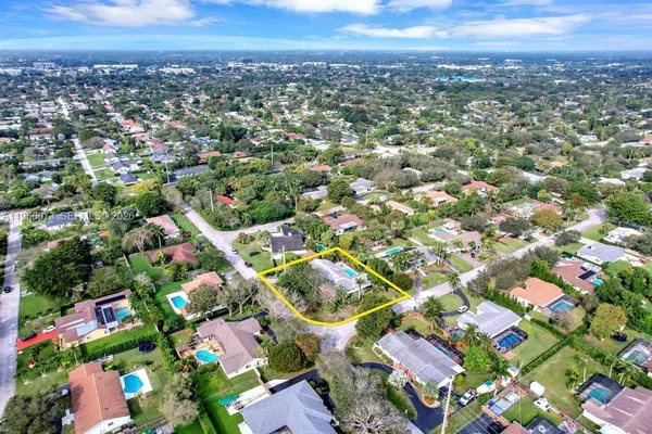 $6,990 | 8501 Southwest 178th Street, Unit 1, Palmetto Bay, FL 33157