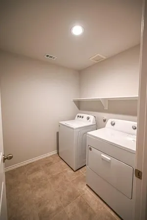 $2,195 | 524 Derby Lane, Springtown, TX 76082