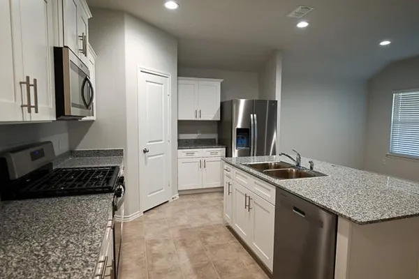 $2,195 | 524 Derby Lane, Springtown, TX 76082