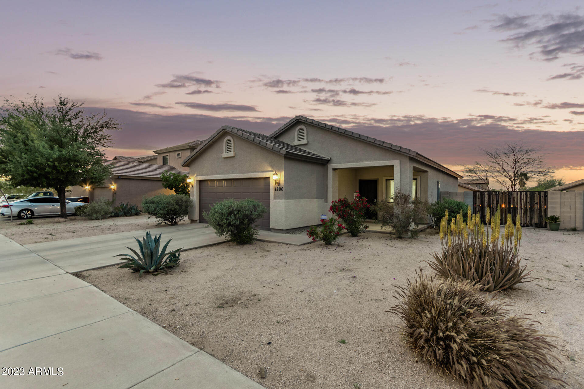 1206 West Fremont Rd. Phoenix, AZ 85041 - Photo 3 of 40 0005-03-Fremont