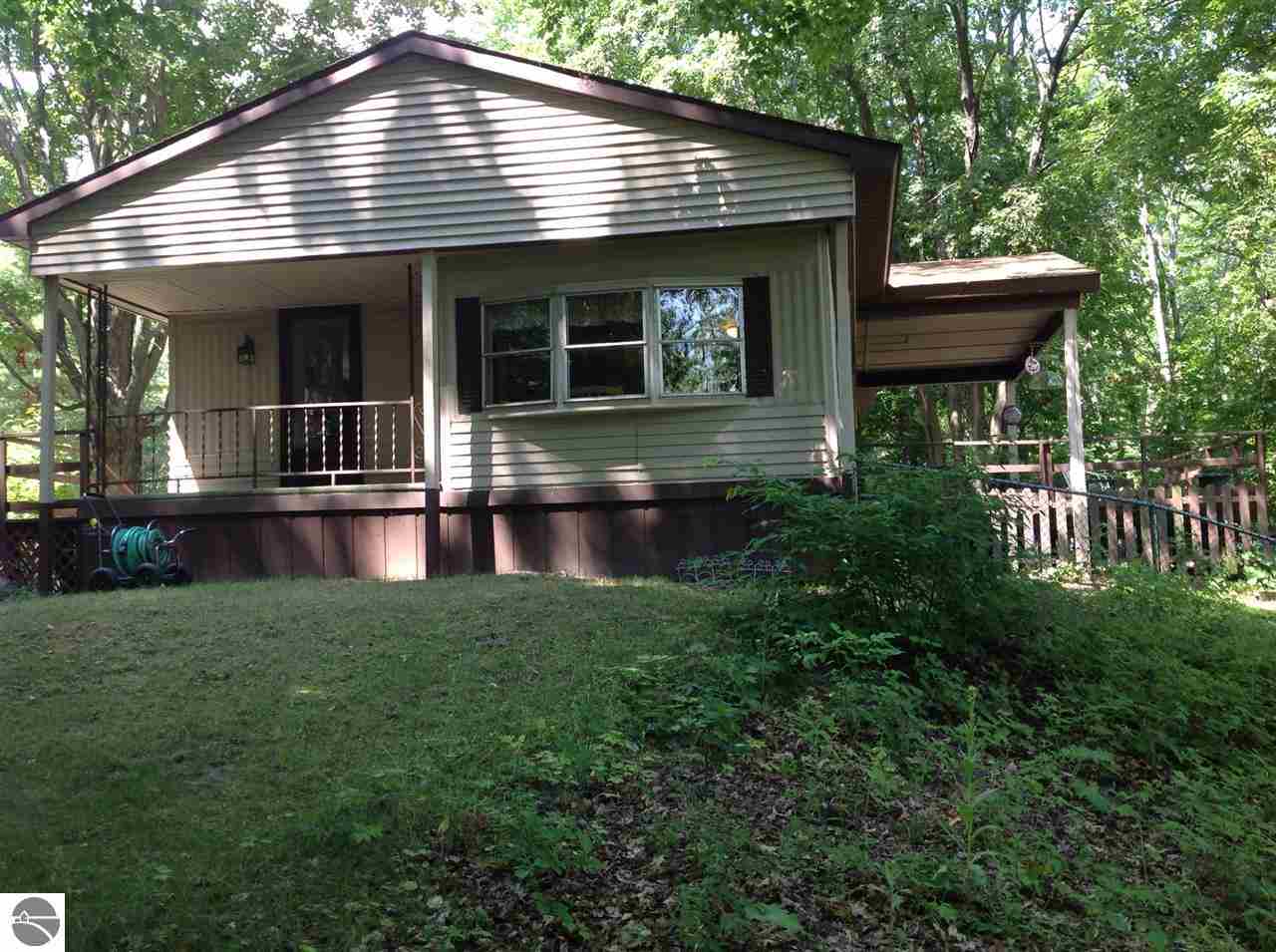 2723 Tonawanda Road Grawn, MI 49637 - Photo 2 of 53 1775030-1.JPG