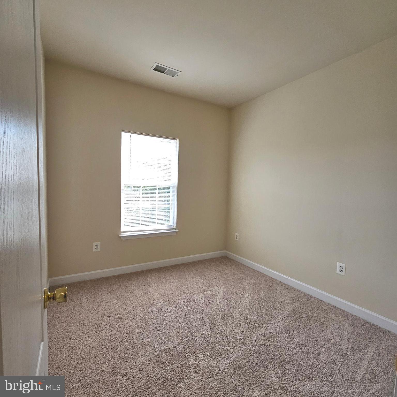 725 Chevington Court Woodbridge, VA 22191 - Photo 30 of 36 an empty room with a window