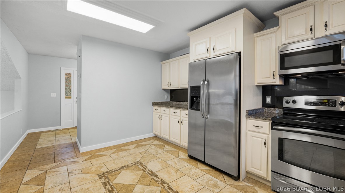 22 River Wood Road Camdenton, MO 65020 - Photo 6 of 43