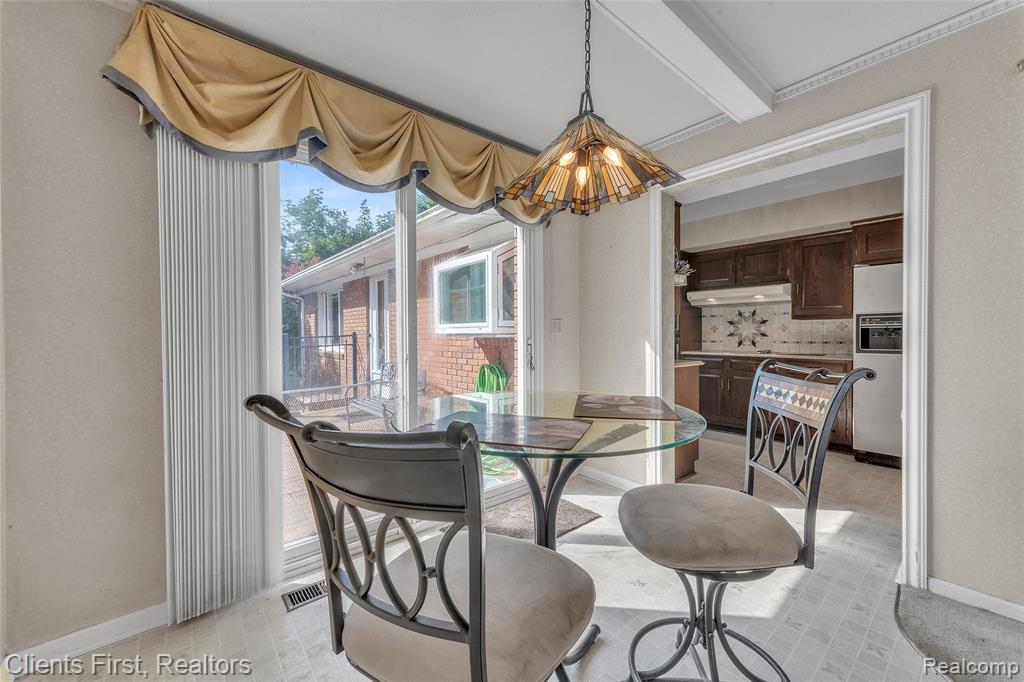 33801 Argonne Road Farmington Hills, MI 48335 - Photo 15 of 32