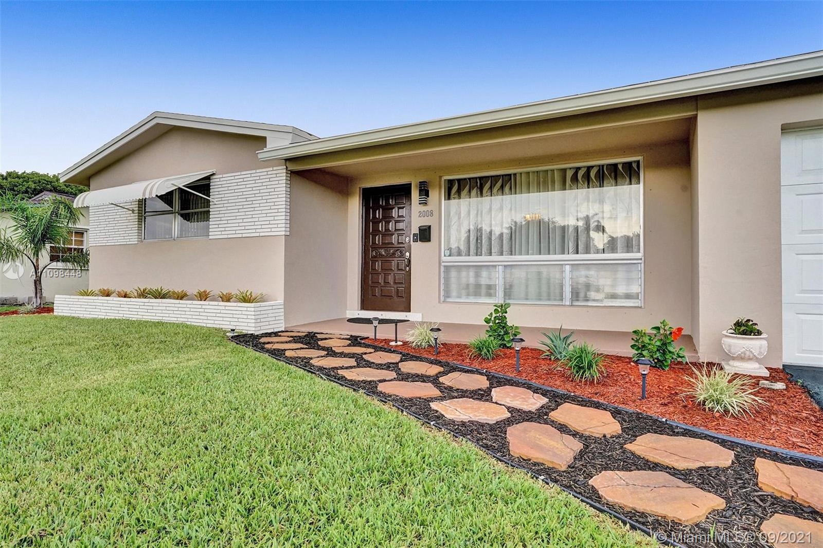 2008 North 31st Road Hollywood, FL 33021 - Photo 4 of 41