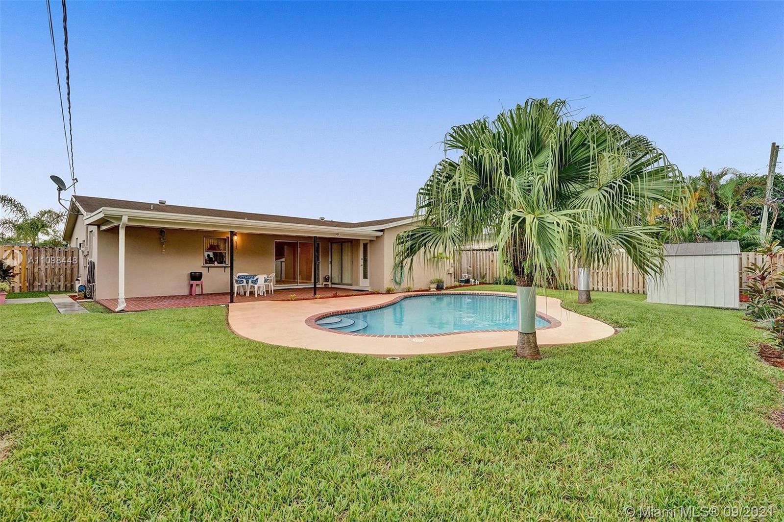 2008 North 31st Road Hollywood, FL 33021 - Photo 36 of 41