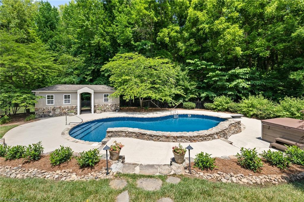 350 Abbotts Crossing High Point, NC 27265 - Photo 10 of 46