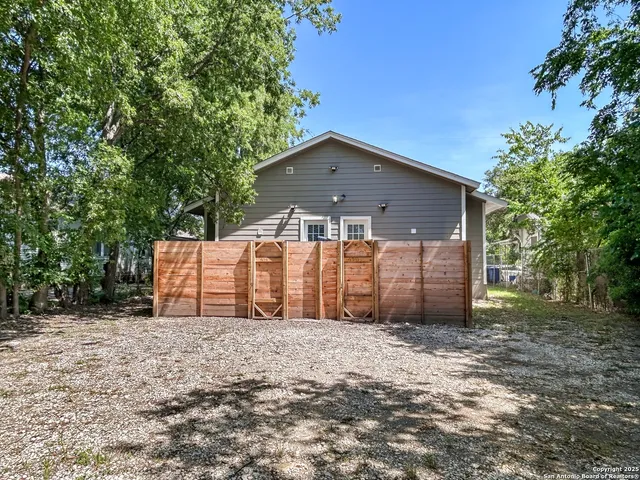 $1,180 | 438 Gulf Street, San Antonio, TX 78202