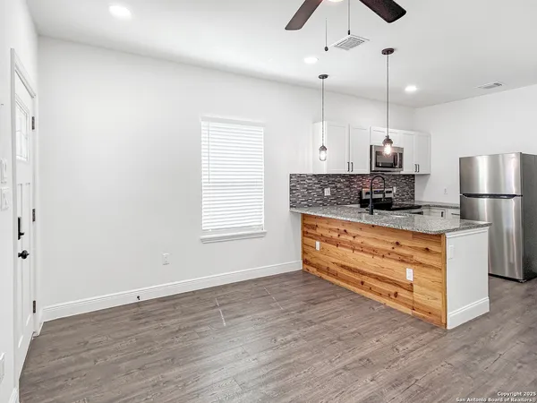 $1,100 | 438 Gulf Street, San Antonio, TX 78202