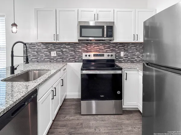 $1,100 | 438 Gulf Street, San Antonio, TX 78202