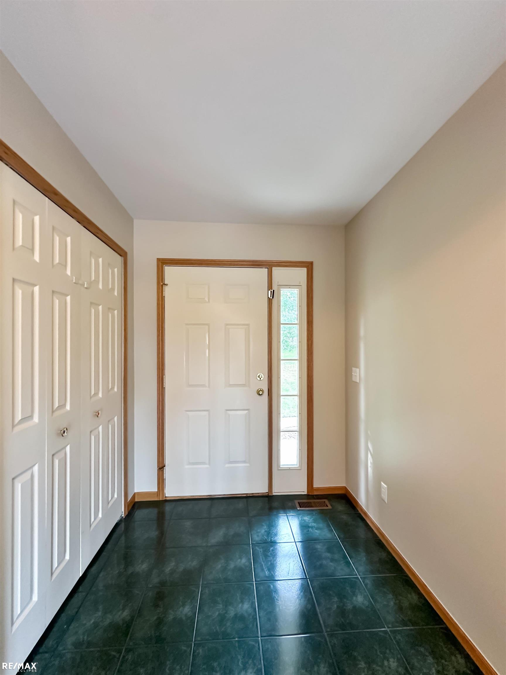 79700 Hipp Road Romeo, MI 48065 - Photo 5 of 47