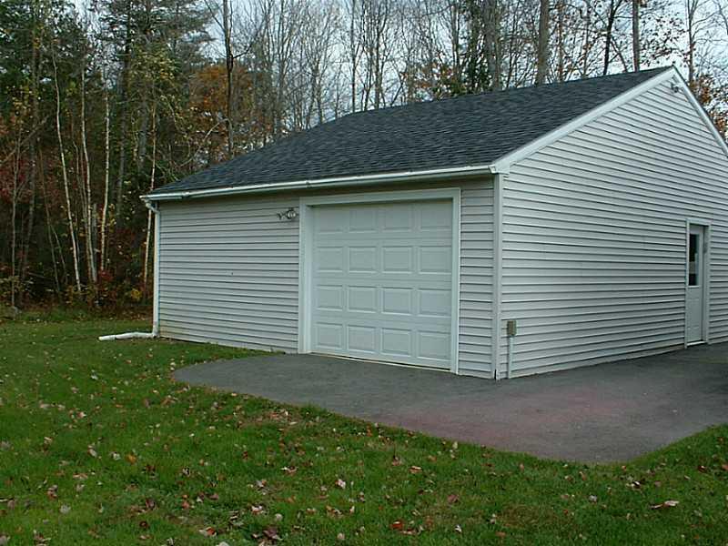 904 Hill Road Clinton, ME 04927 - Photo 4 of 29 Parking Lot/Garage.