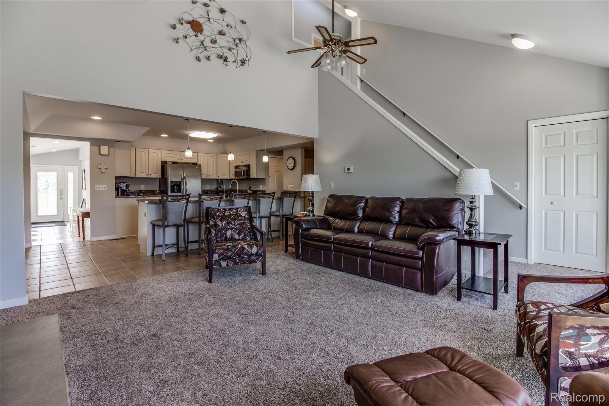 11031 Fenton Road Fenton, MI 48430 - Photo 4 of 37 Livingroom (5 of 6).jpg